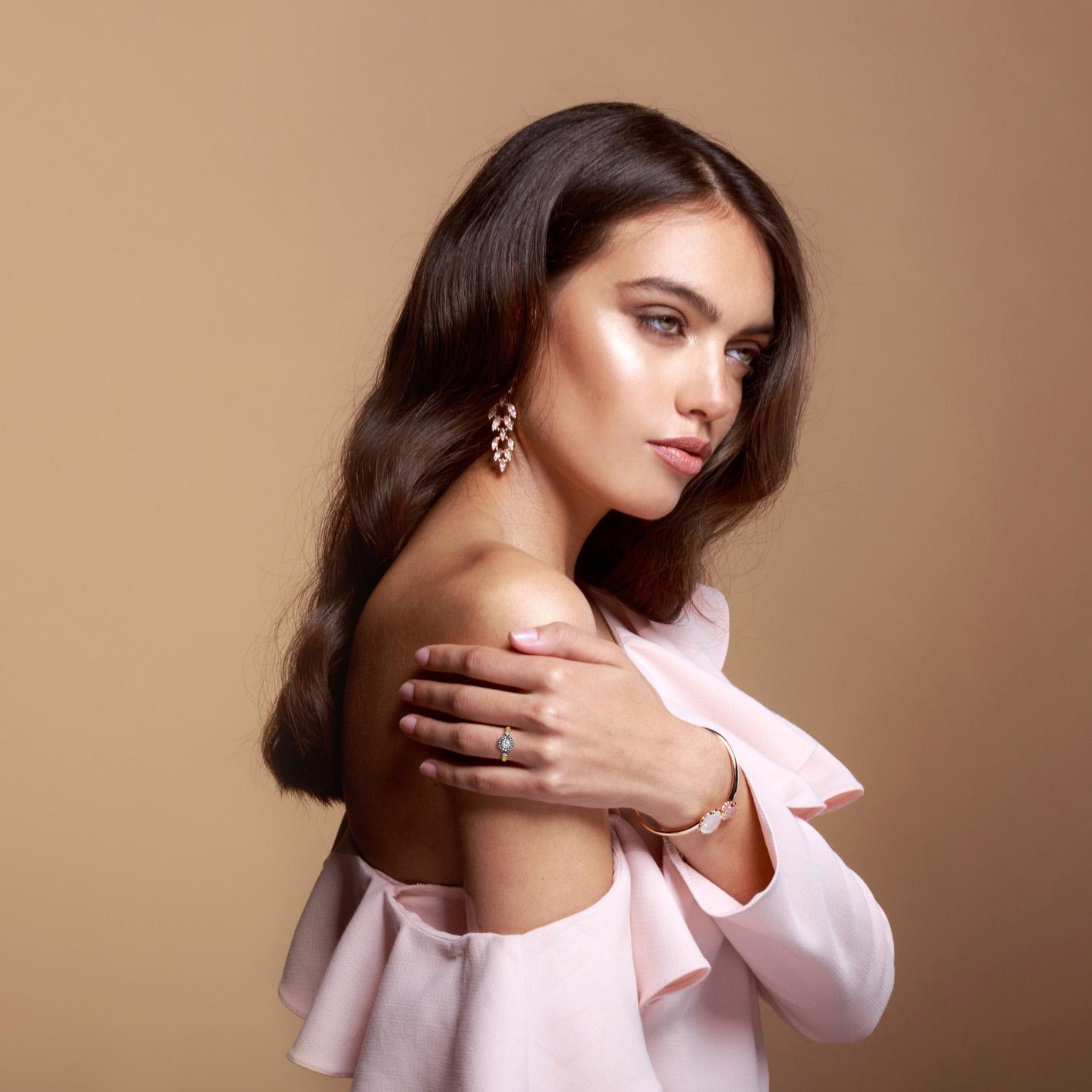 De las mujeres Anillo de compromiso con halo de diamantes europeos antiguos (aprox. 0,40 quilates), oro amarillo de 14k en venta