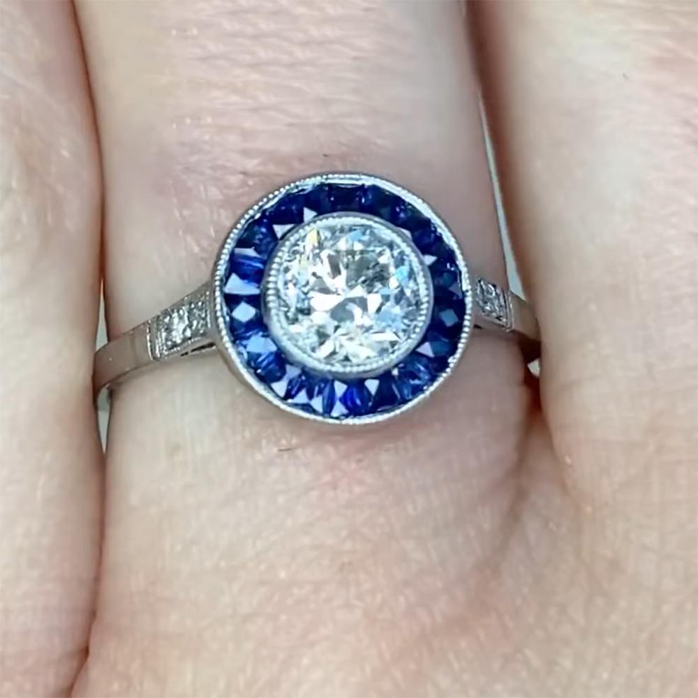 Art déco Bague halo de diamants taille européenne ancienne (environ 0,70 carat) et saphirs en vente