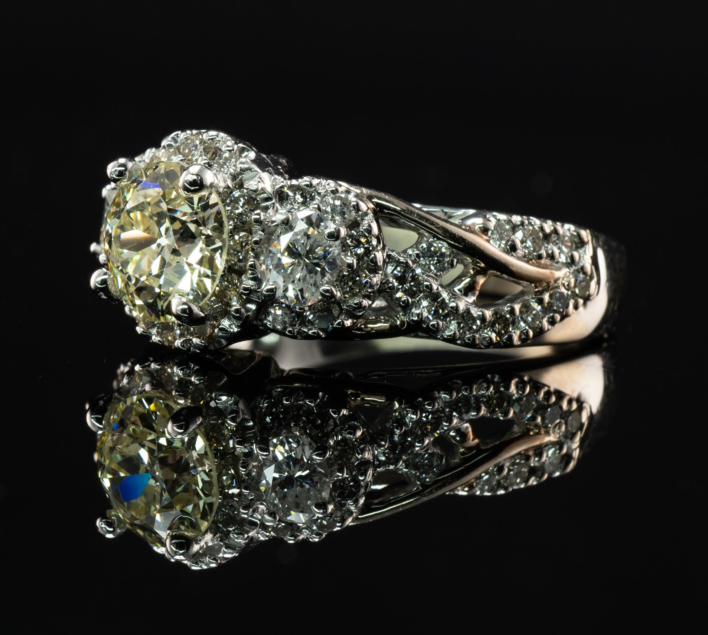 Bague de diamant européen 2.14 TDW 14K White Gold Engagement Wedding Vintage en vente 7