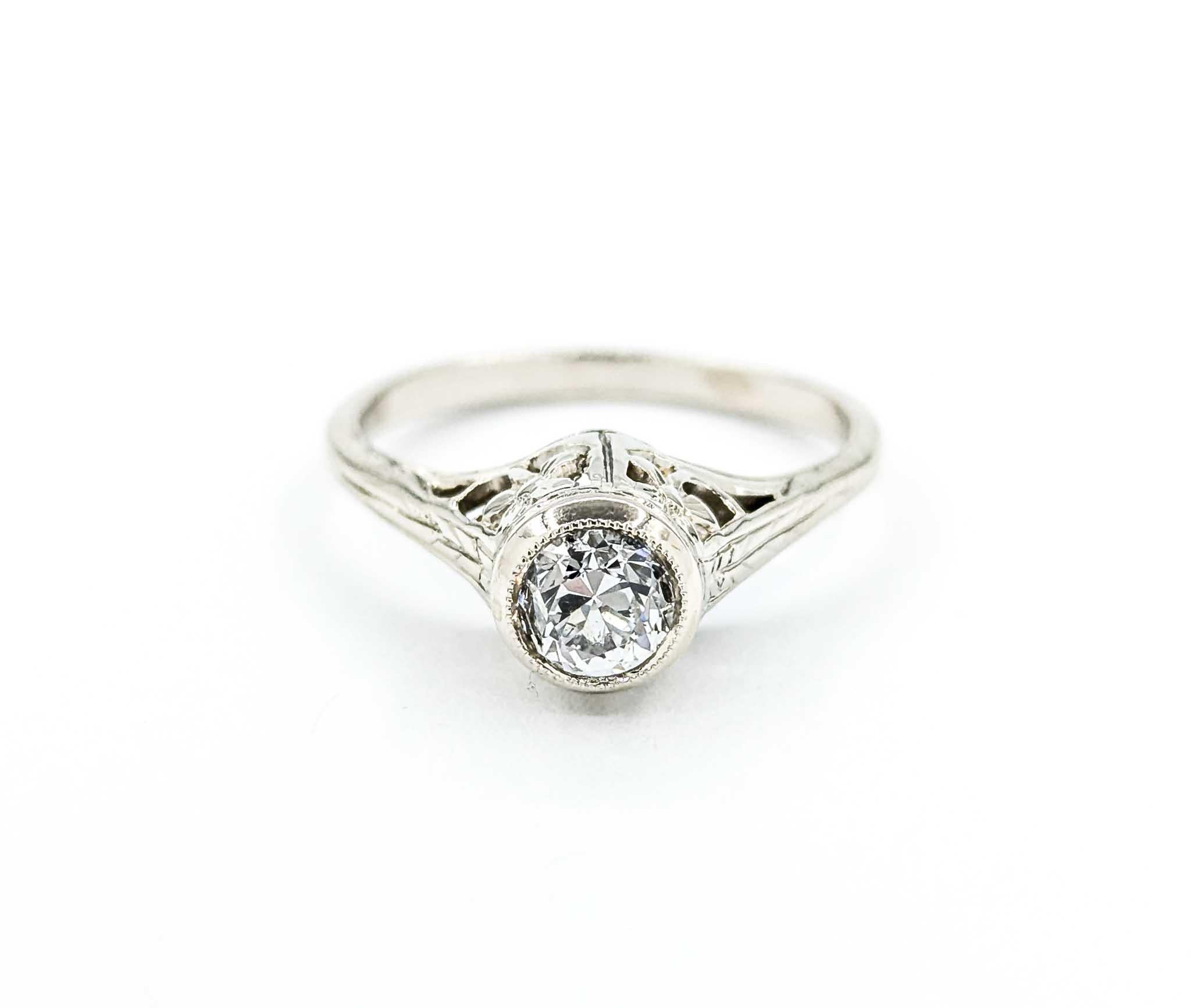 Bague européenne ancienne en or blanc 14 carats en vente 4