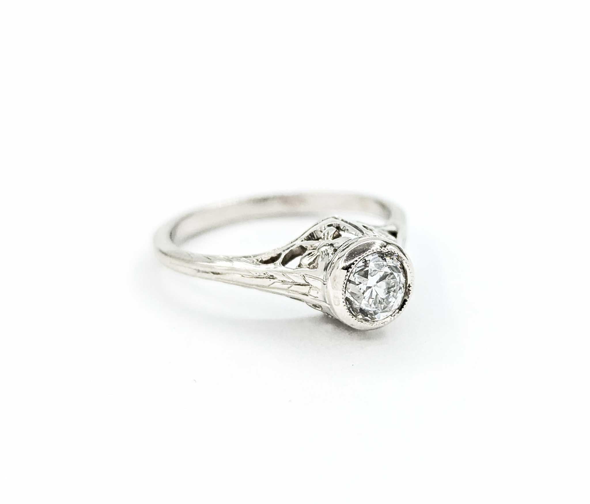 Bague européenne ancienne en or blanc 14 carats Excellent état - En vente à Bloomington, MN