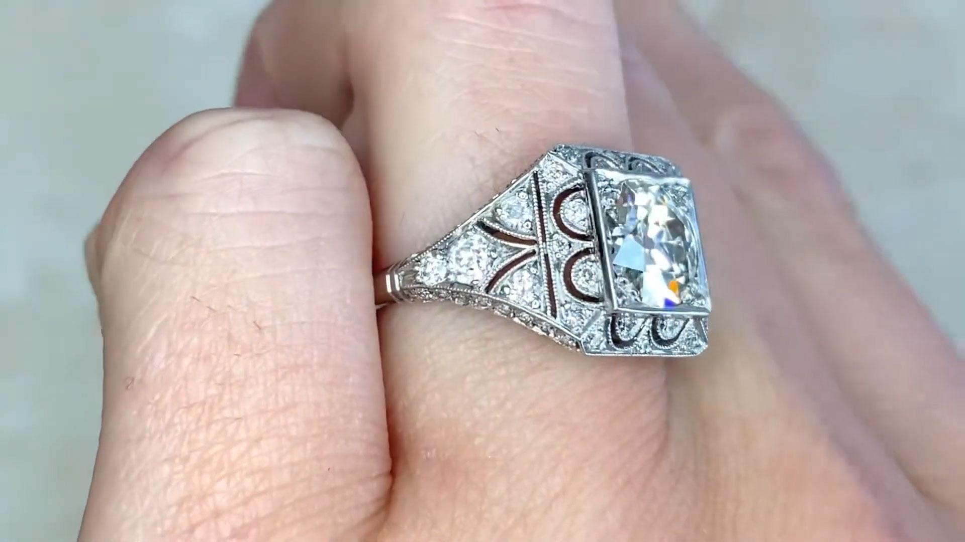 Anillo cuadrado de diamantes europeos antiguos, Anillo de diamantes antiguos (aprox. 1,50 quilates) en Excelente estado para la venta en New York, NY
