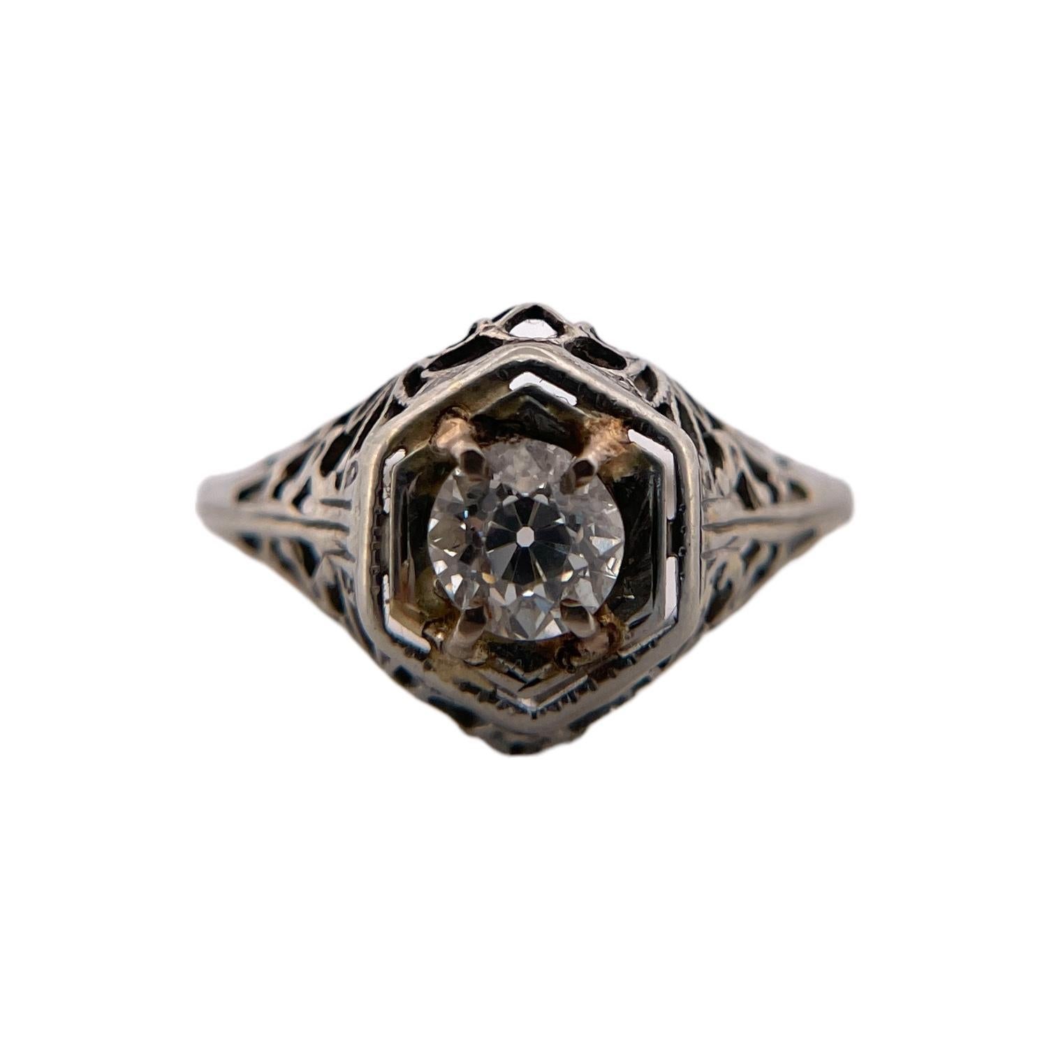 Old European Filigree Diamond Ring In Excellent Condition For Sale In New York, NY