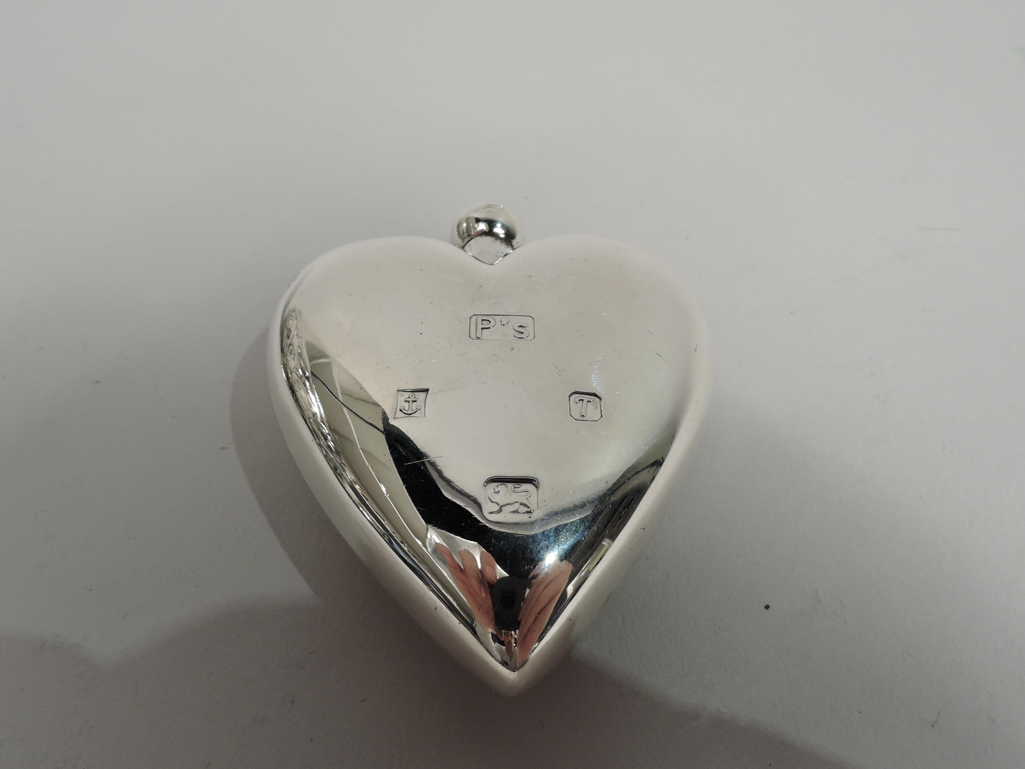 Old-Fashioned English Sterling Silver Heart-Shaped Perfume In Excellent Condition In New York, NY