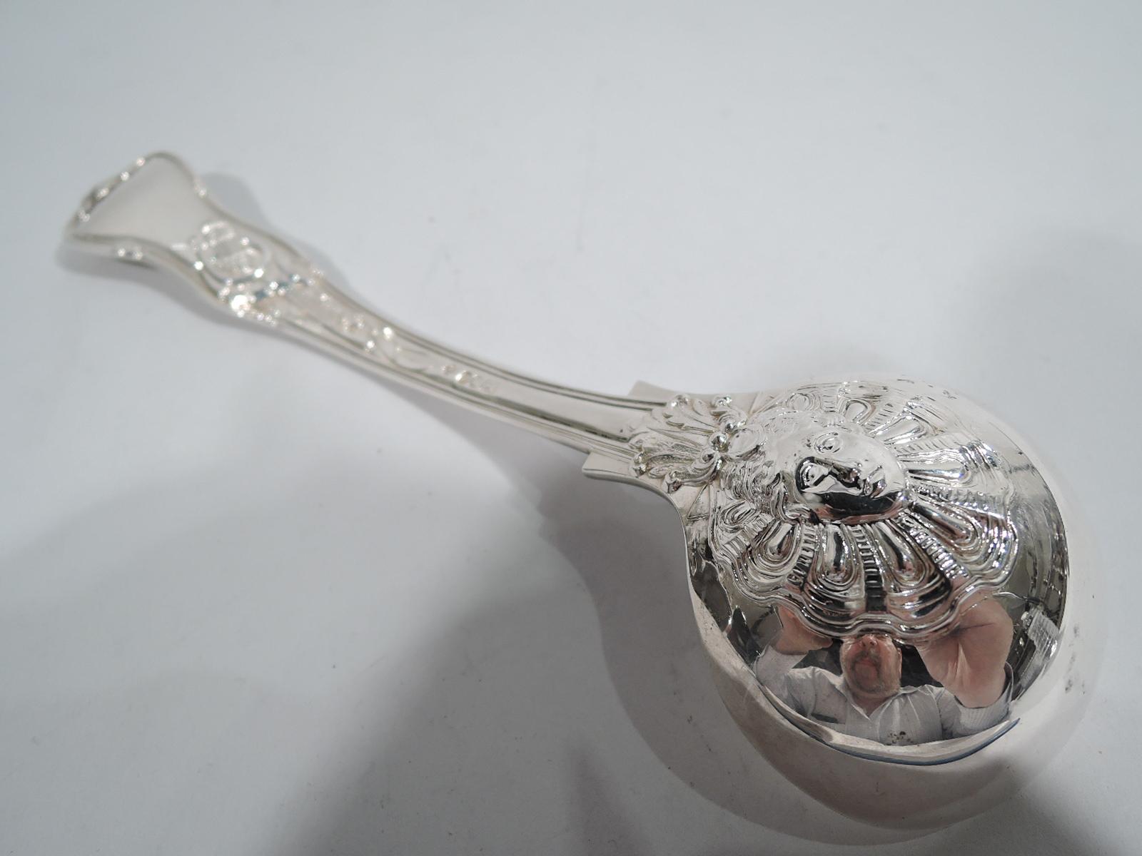 English Victorian sterling silver ladle, 1997. Round bowl mounted to cast King’s-shaped handle with shell terminal. The hounds run single file up the handle to the stag that is trapped by more hounds and a huntsman coming from the opposite