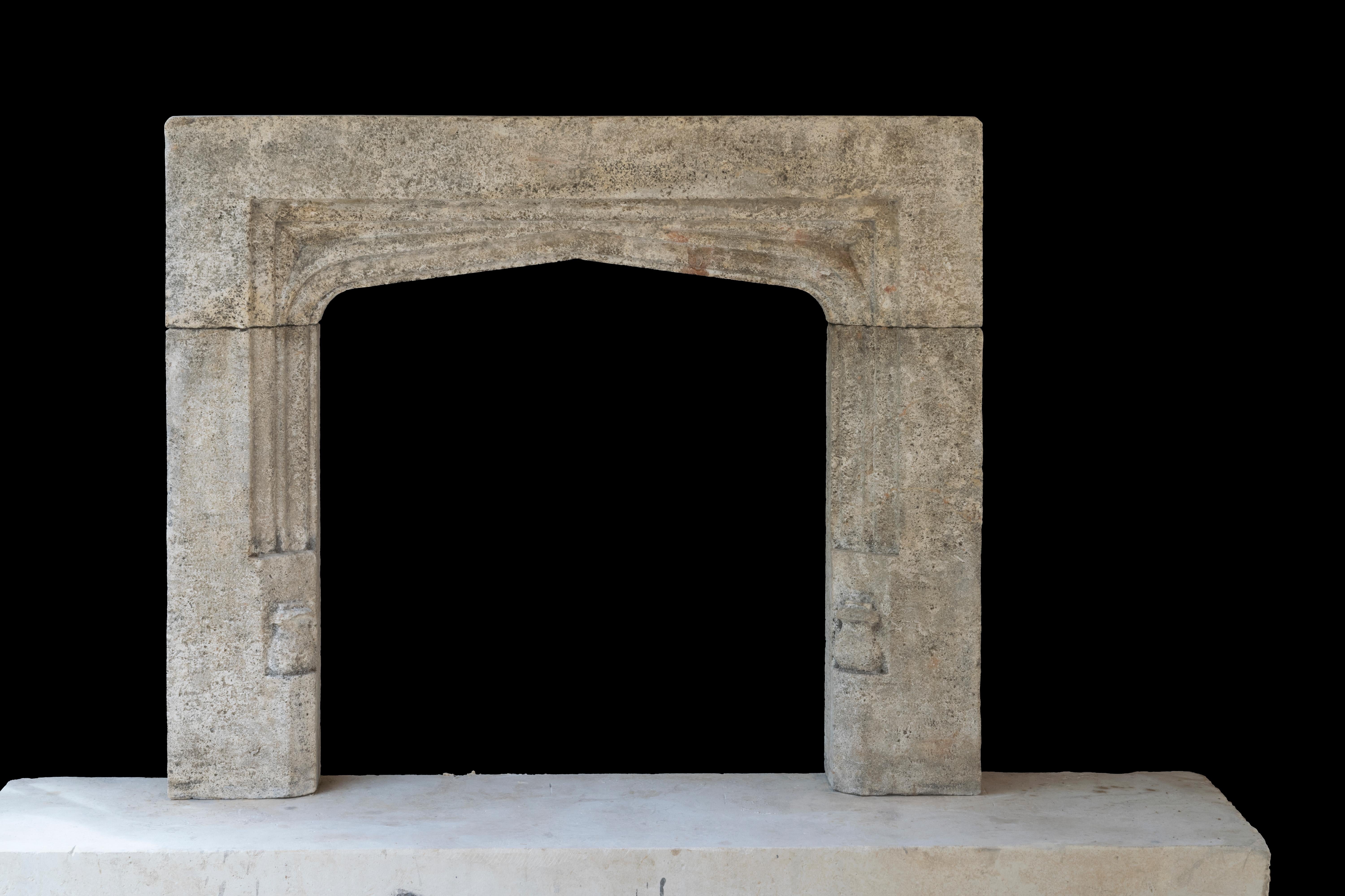 Repisa de chimenea antigua - Chimenea antigua - Repisa de chimenea antigua de piedra caliza Italiano en venta