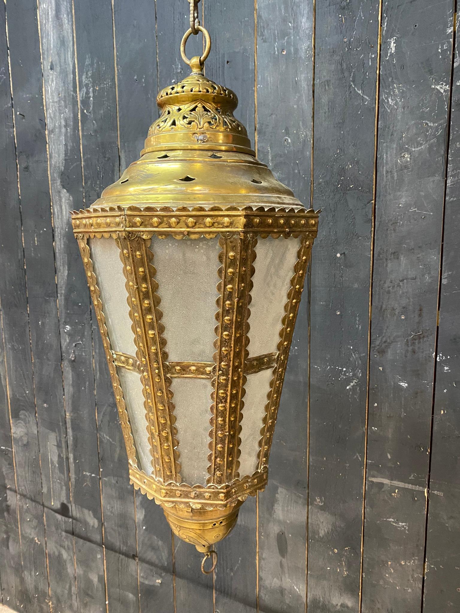 Cuivre Ancienne lanterne Flemish en cuivre et verre du 18e siècle, non électrifiée en vente