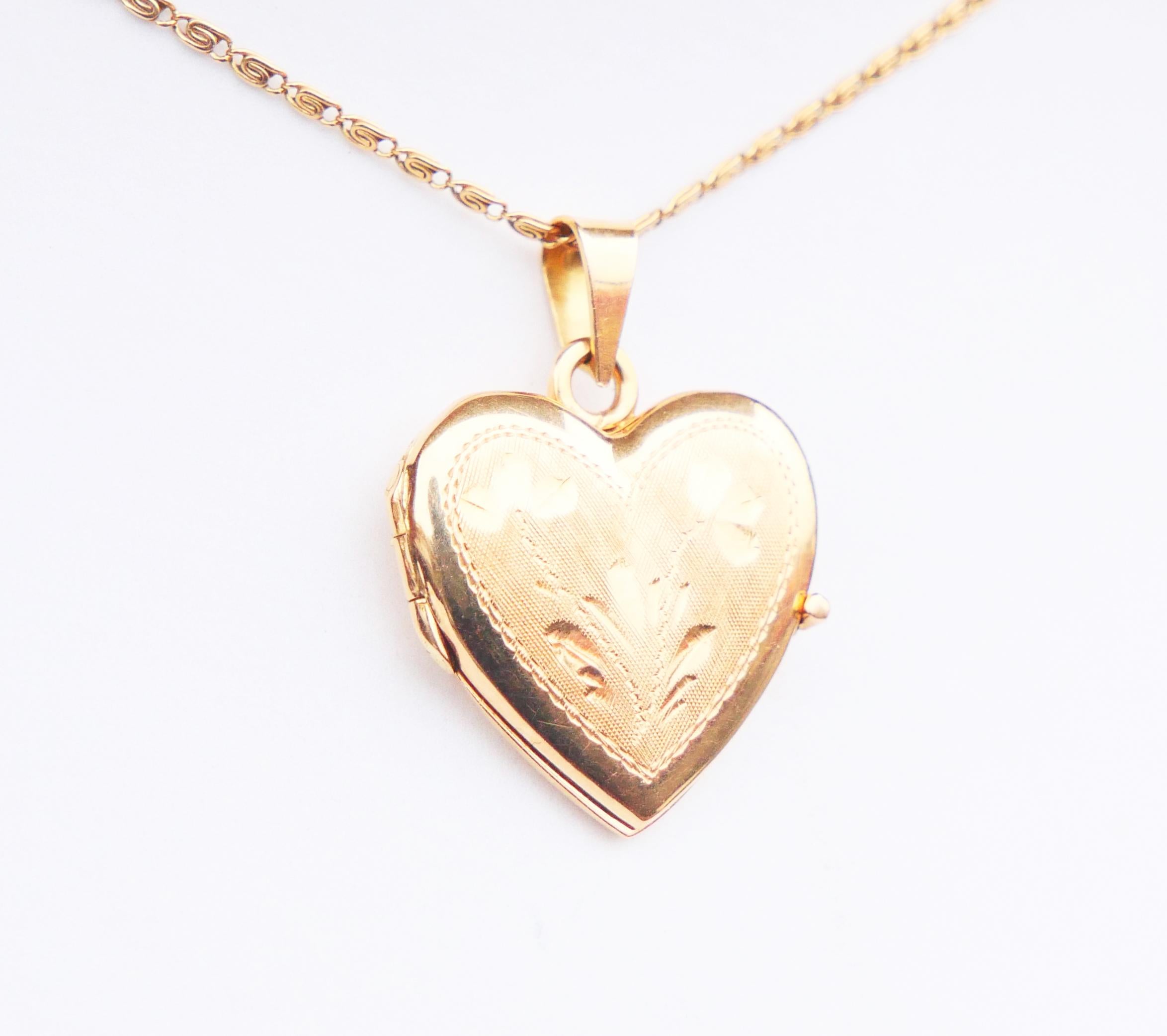 Retro Old Floral Heart Picture Locket Pendant solid 18K Yellow Gold / 4.2 gr For Sale
