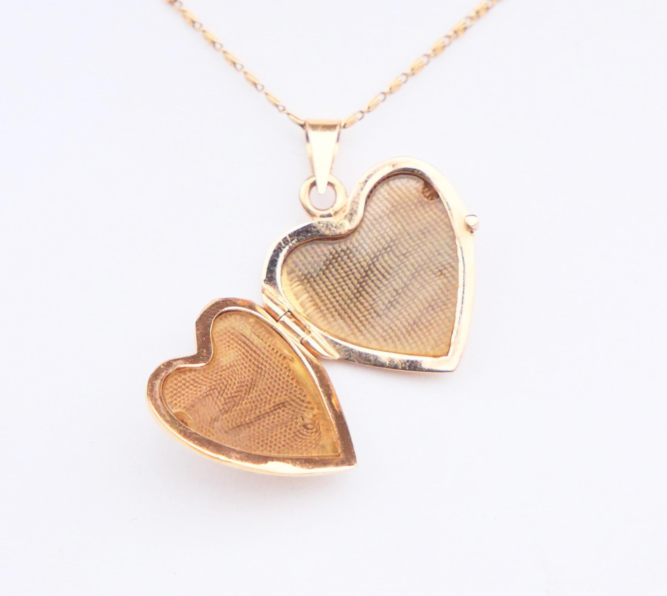 Old Floral Heart Picture Locket Pendant solid 18K Yellow Gold / 4.2 gr For Sale 1