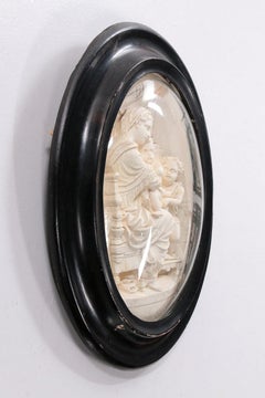 Vecchia cornice con Madonna e bambino intagliati a mano in meerschaum, 1880 Francia