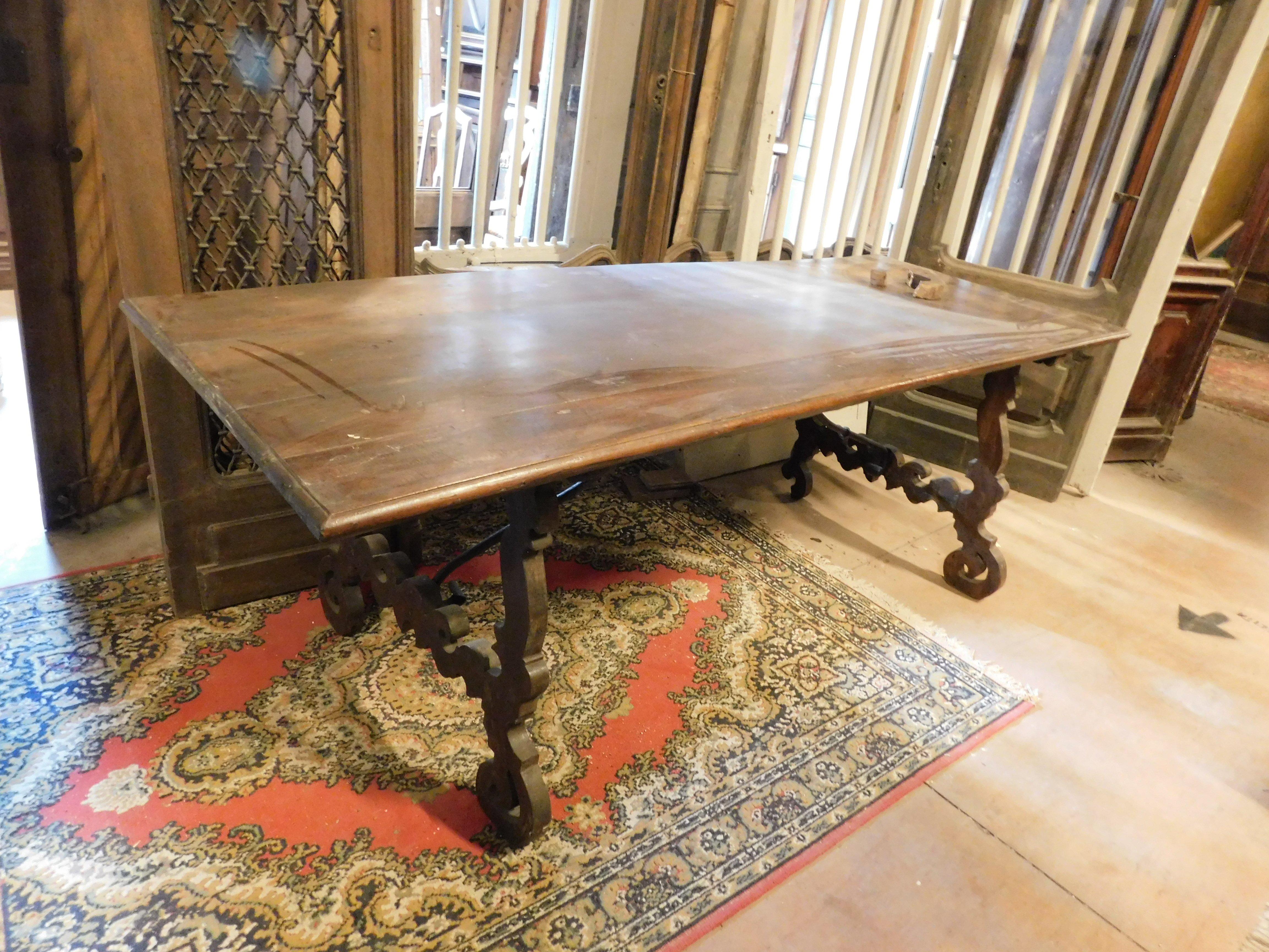 Italian old Fratino table in walnut, wavy legs, Italy For Sale