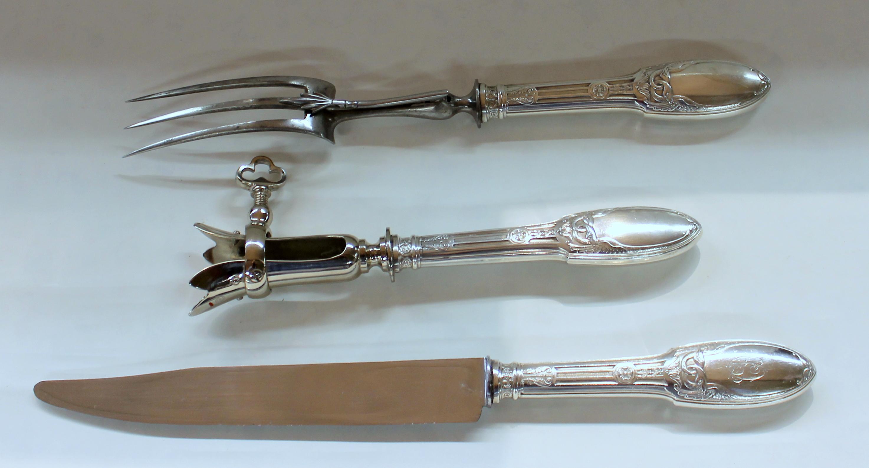 20th Century Old French .950 Fine Silver Neoclassical Design 3-Piece Carving Set Original Box For Sale
