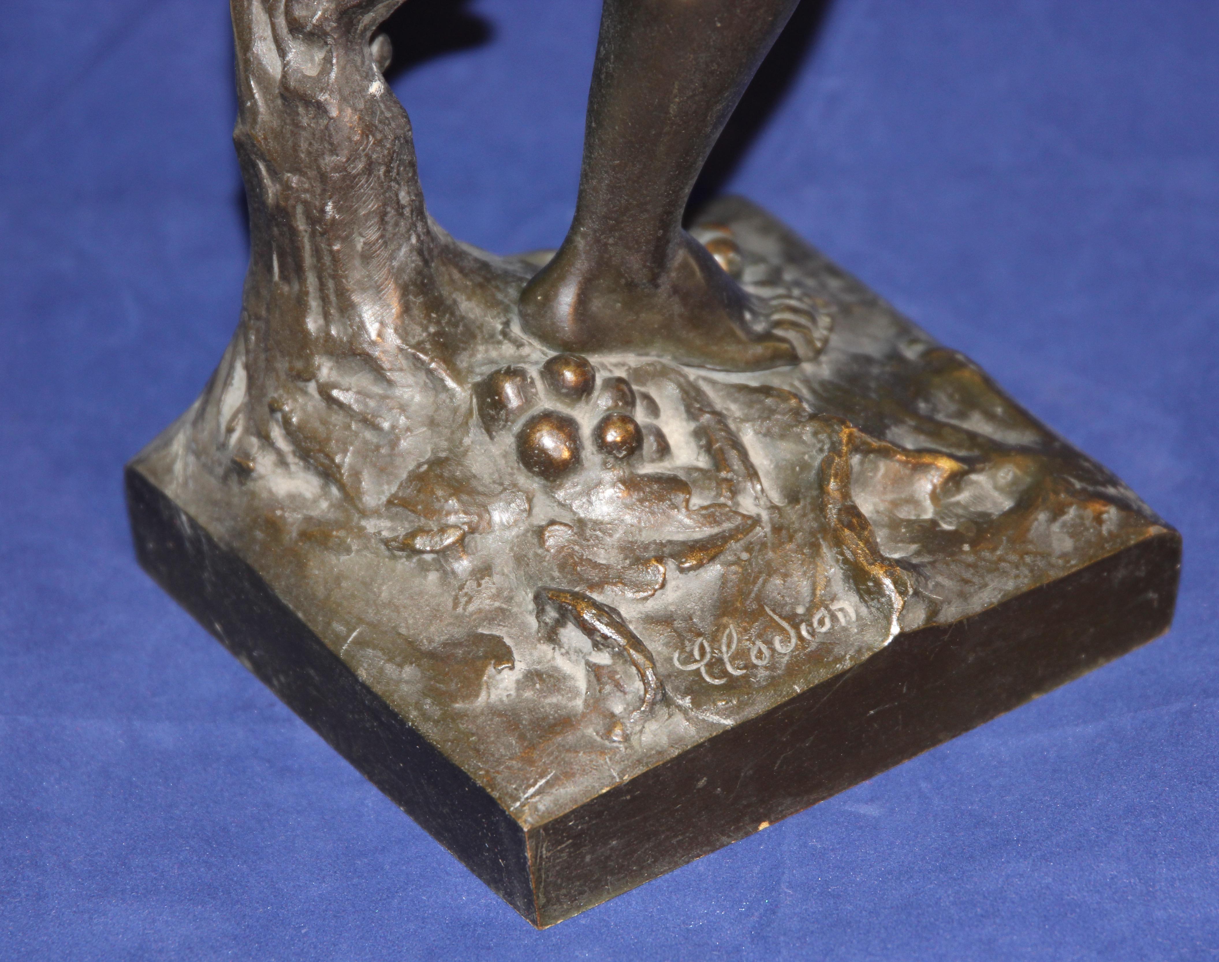 Ancienne sculpture française en bronze d'après Clodion, Jeu de faune mythique en vente 5