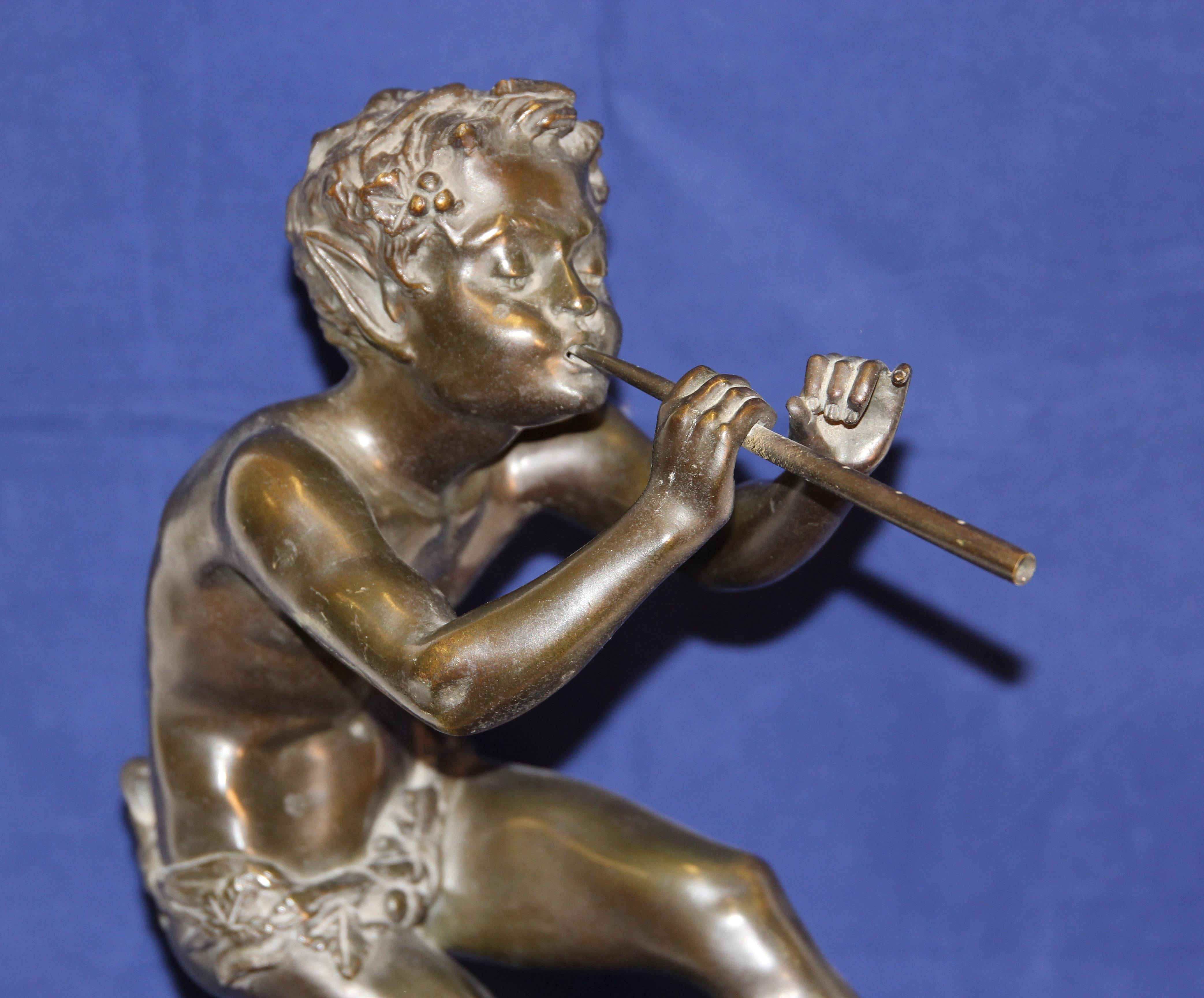 20ième siècle Ancienne sculpture française en bronze d'après Clodion, Jeu de faune mythique en vente