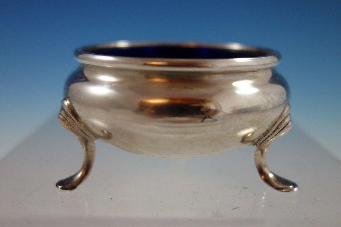 Stunning Old French by Gorham sterling silver salt dip with beautiful cobalt liner. The piece measures 1 1/4 x 2 1/8 and weighs 1.5 troy ounces. It is not monogrammed and is in excellent condition.



 