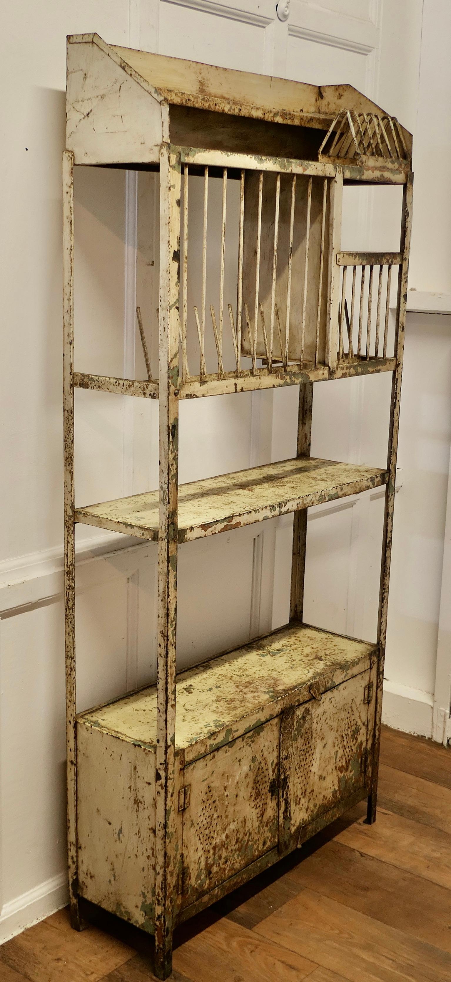 Old French Distressed Metal Field Kitchen Dresser, Drainer In Distressed Condition For Sale In Godshill, Isle of Wight
