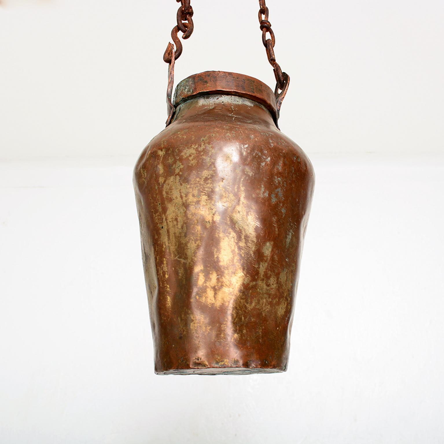 French Antique Hanging Vase Vessel Planter in Hammered Copper & Brass with Thick Heavy Chain
Maker Unknown. circa 1800s
Measures: 12 H x 6 in diameter with chain 25 total
Original Unrestored Vintage Antique Condition.
See images provided.

  
   