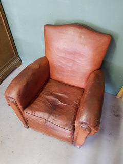 Old French Leather Lounge Chair from the 1930s-1940s.
