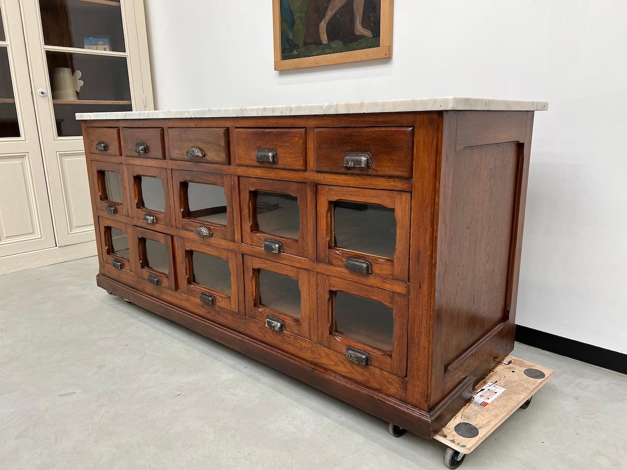 Old french oak trading counter with drawers, 1900's In Good Condition For Sale In LYON, FR