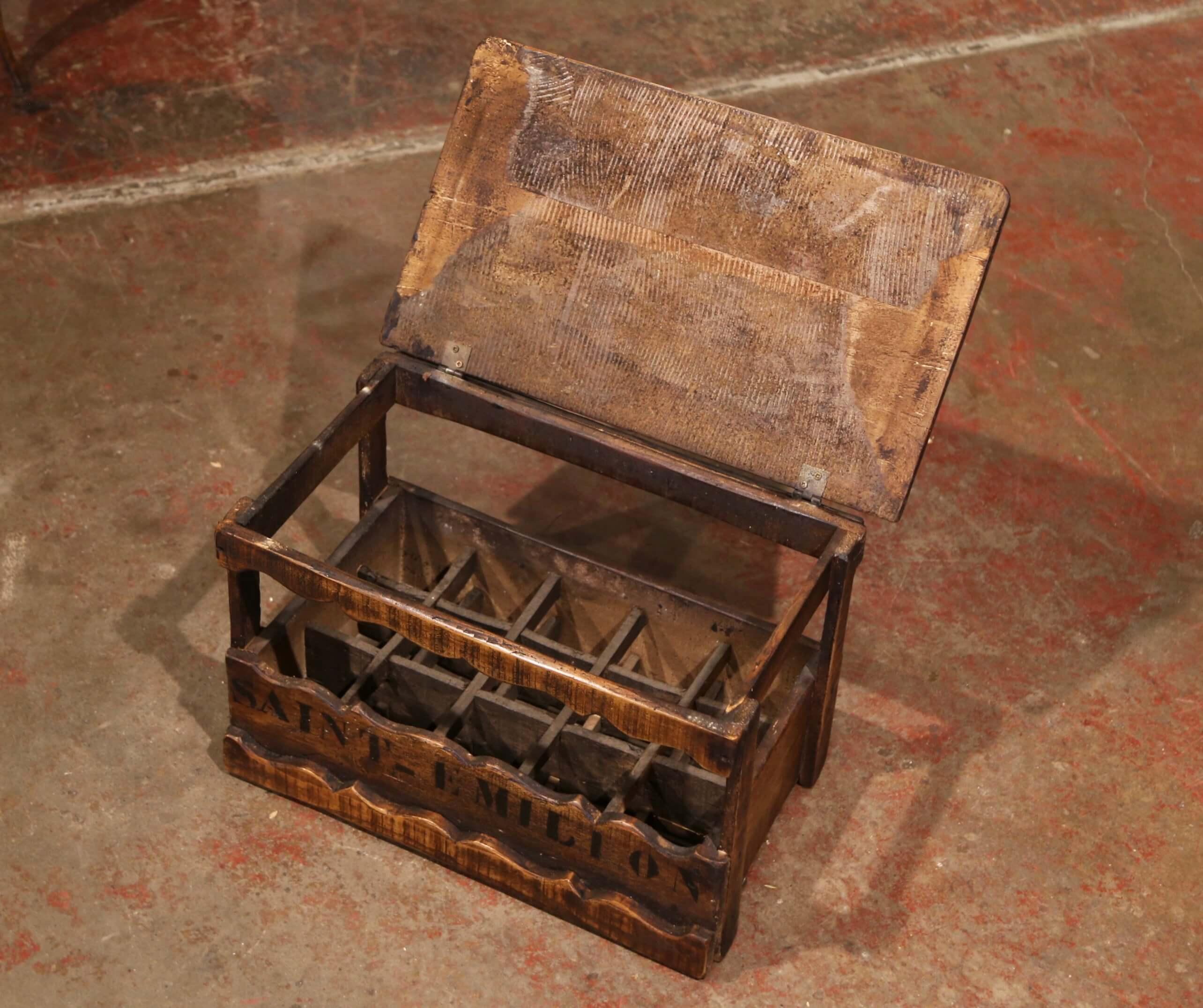 Armoire de rangement pour 15 bouteilles de vin en pin français avec décor « Saint-Emilion » en vente 1