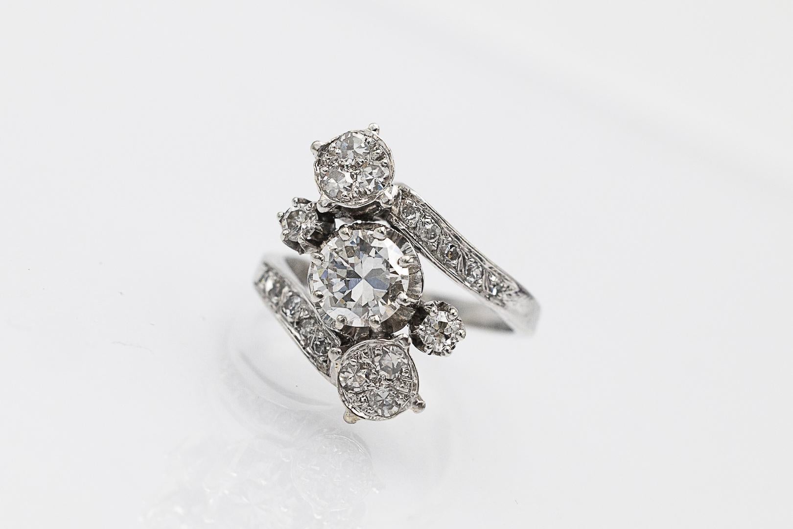 Bague unique en or blanc avec diamants, 
