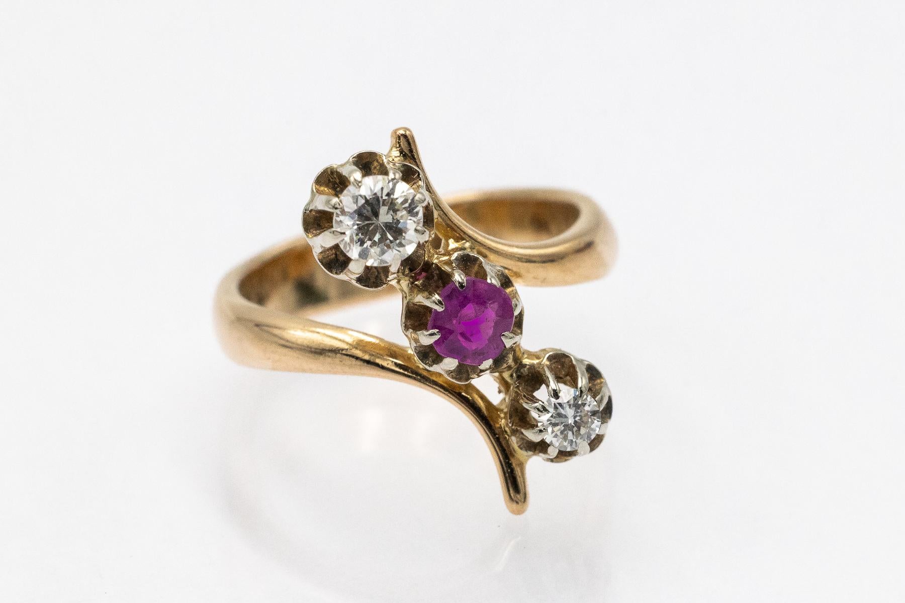 Old French Trilogy ring with ruby and diamonds 0.34ct In Good Condition For Sale In Chorzów, PL
