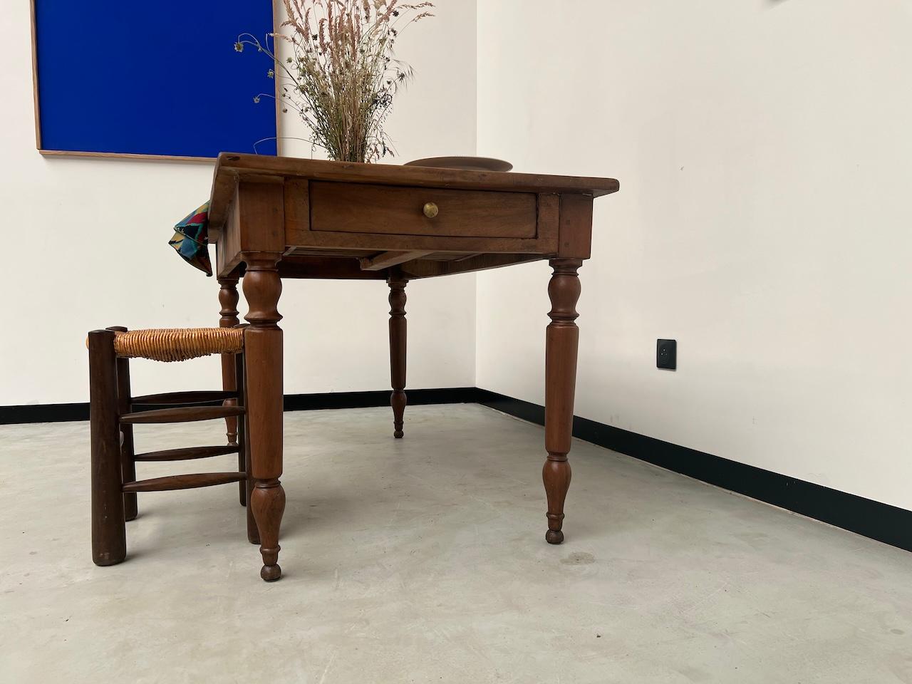 Old french walnut bistro table For Sale 6