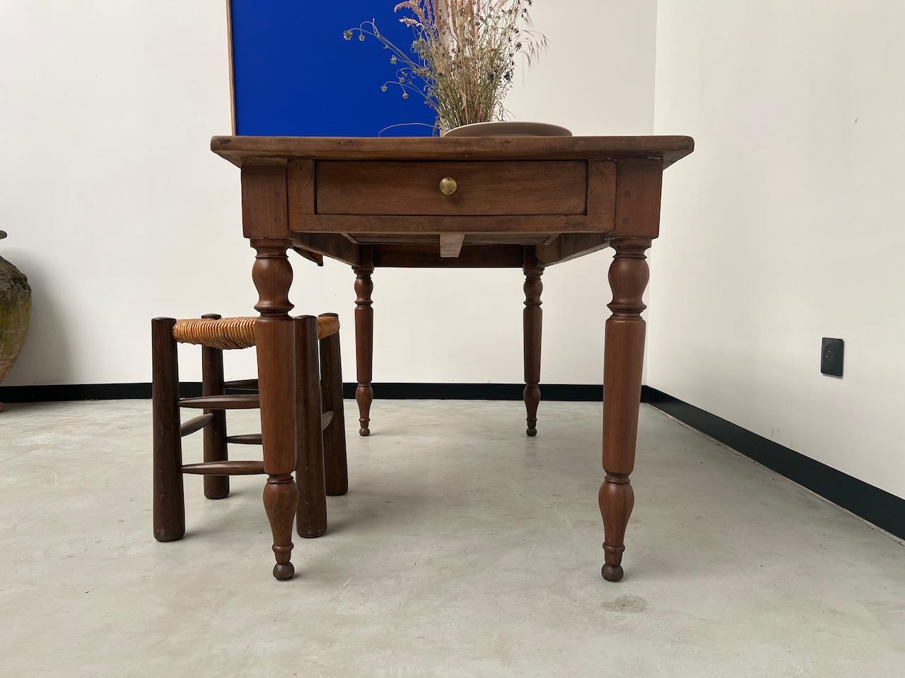 Old french walnut bistro table For Sale 7