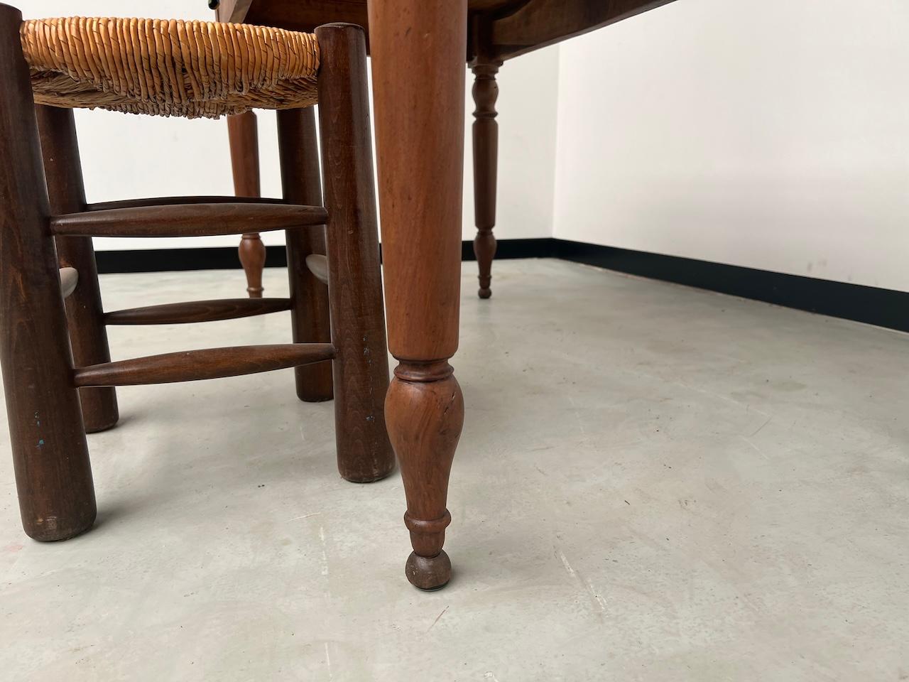Old french walnut bistro table For Sale 11