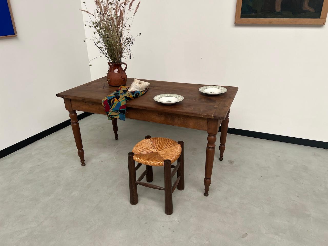Walnut Old french walnut bistro table For Sale