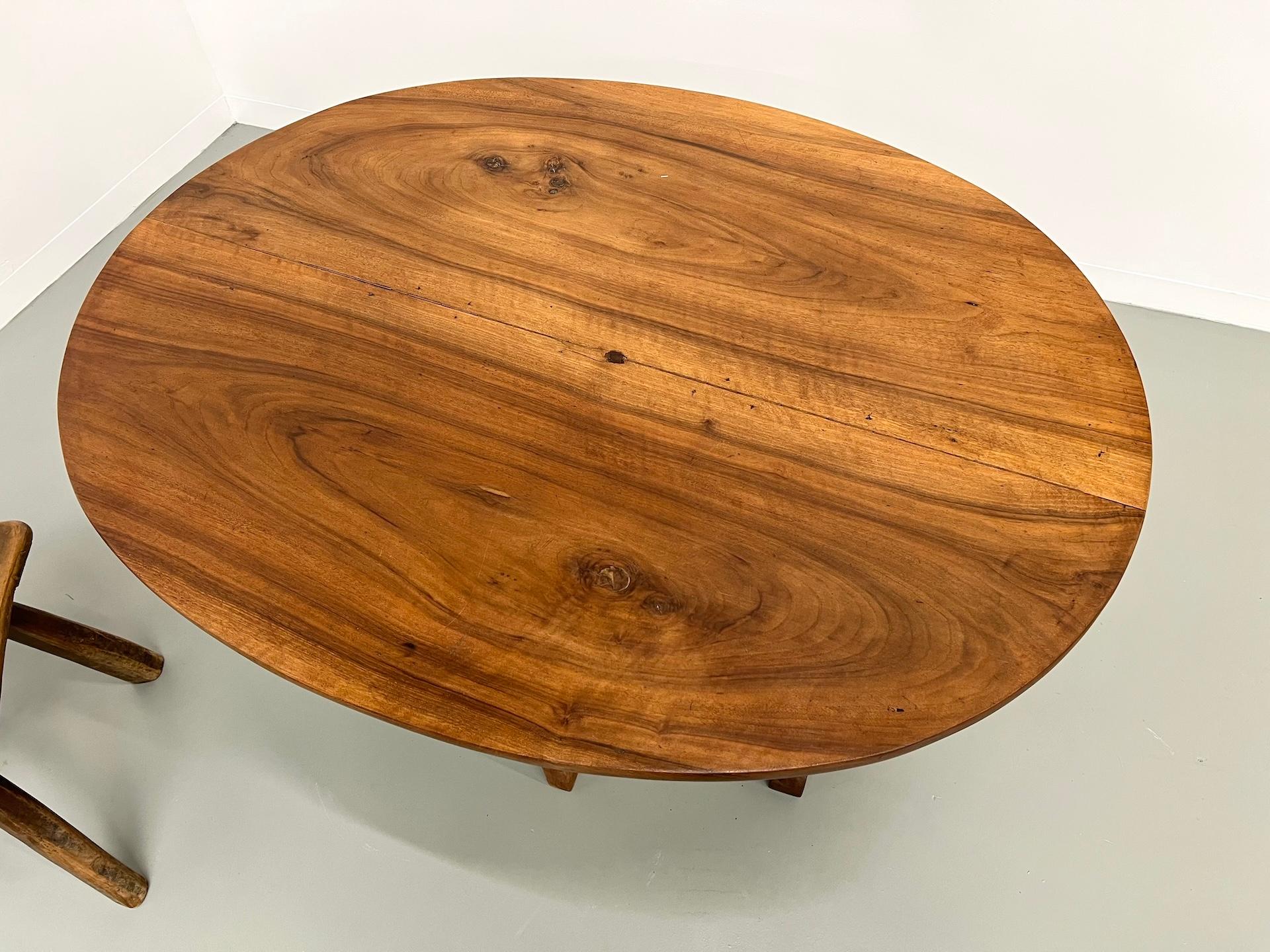 Old french winegrower's table in solid walnut, from Burgundy 8