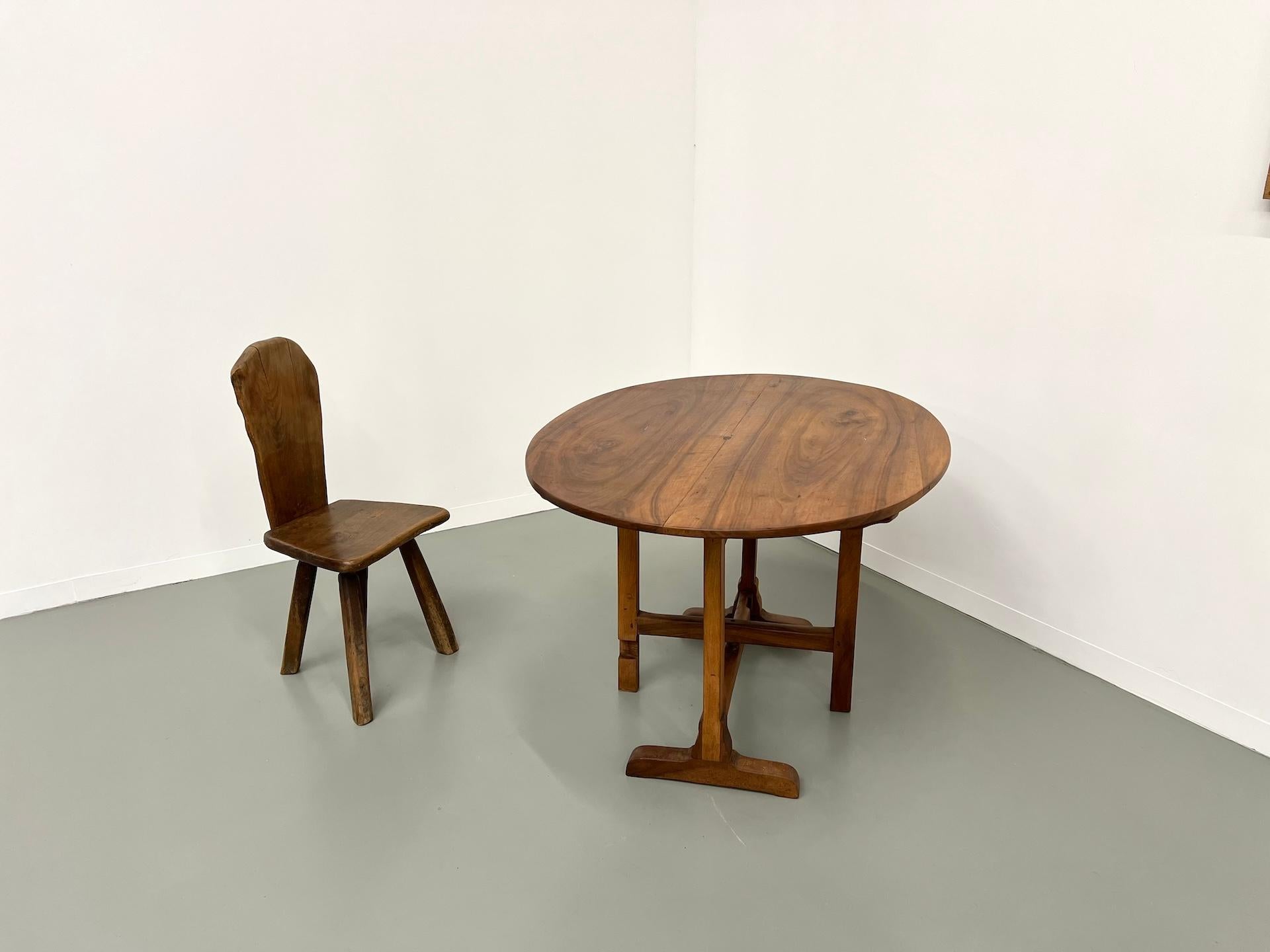 Old french winegrower's table in solid walnut, from Burgundy 11
