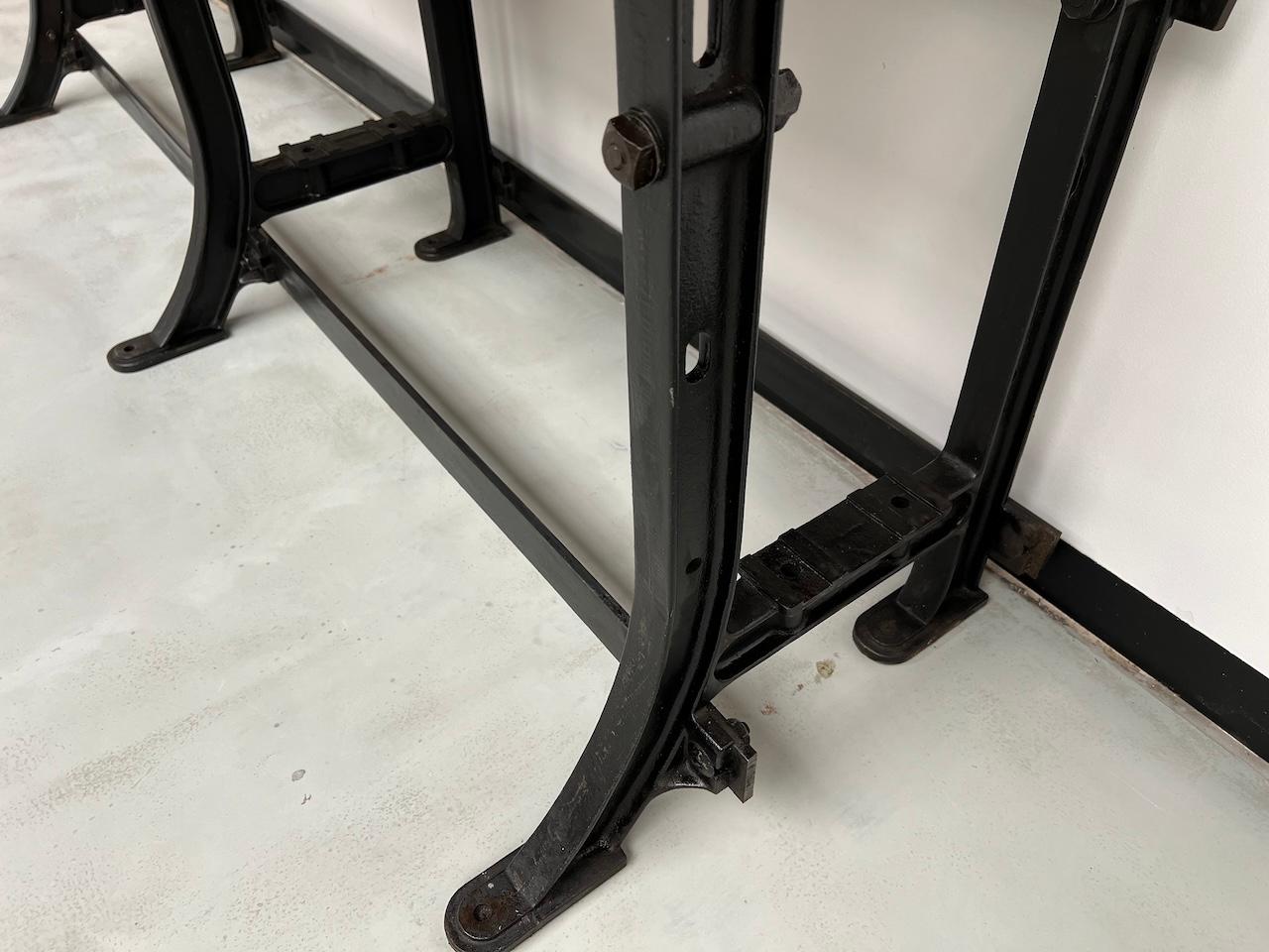 Old french workbench with cast iron base, 1950s For Sale 5