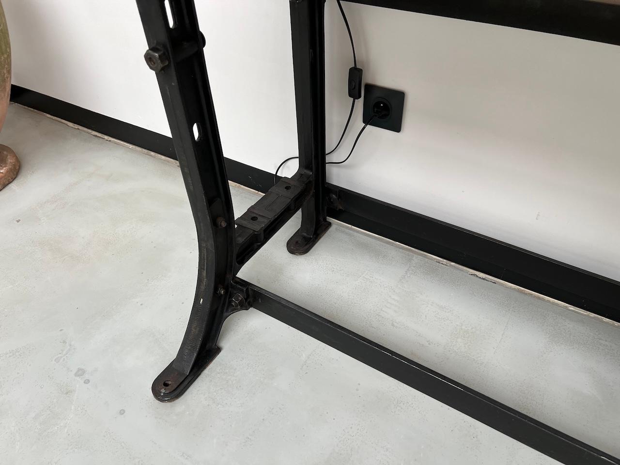 Old french workbench with cast iron base, 1950s For Sale 7
