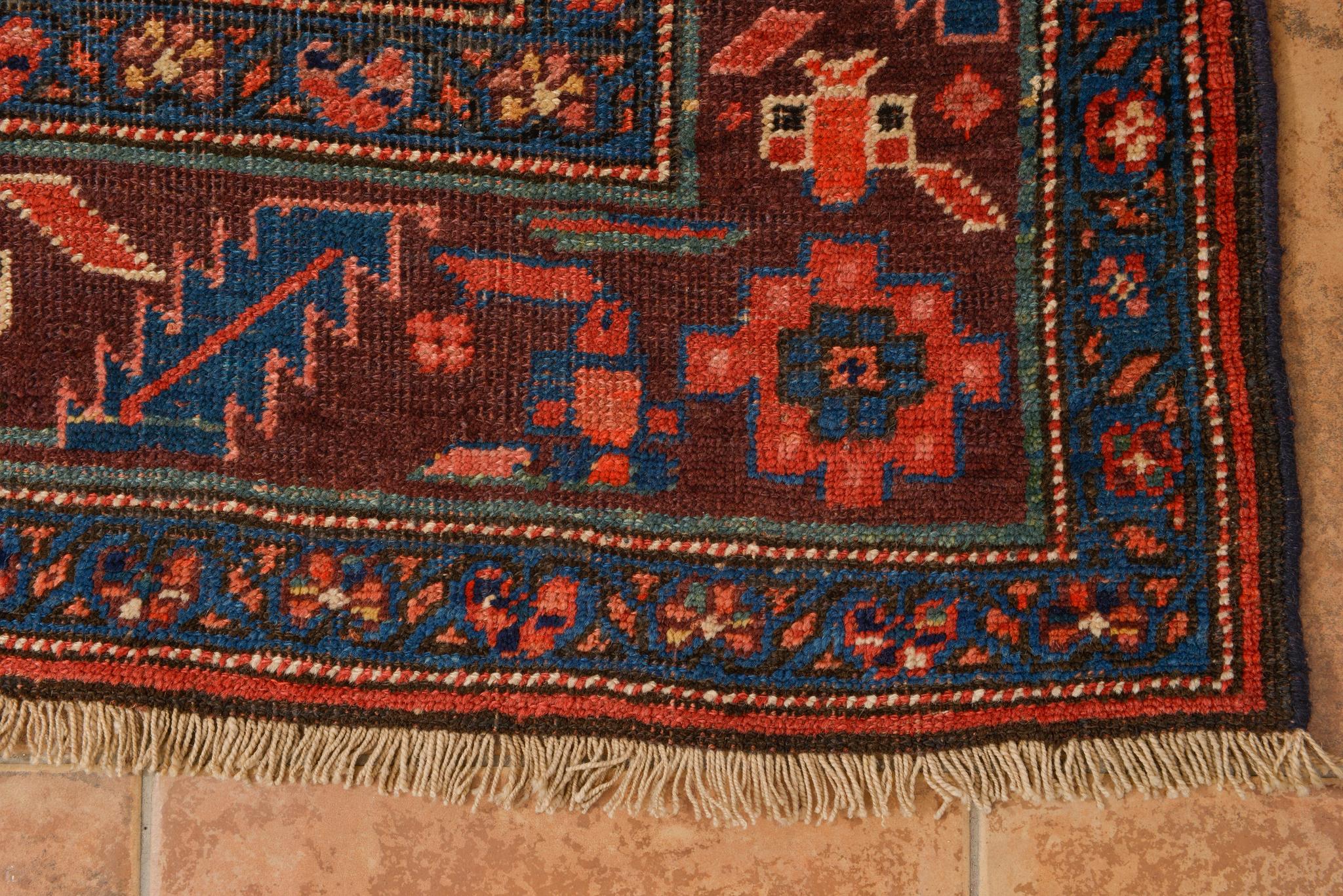 Old Garebagh or Karebagh Long Rug In Excellent Condition For Sale In Alessandria, Piemonte