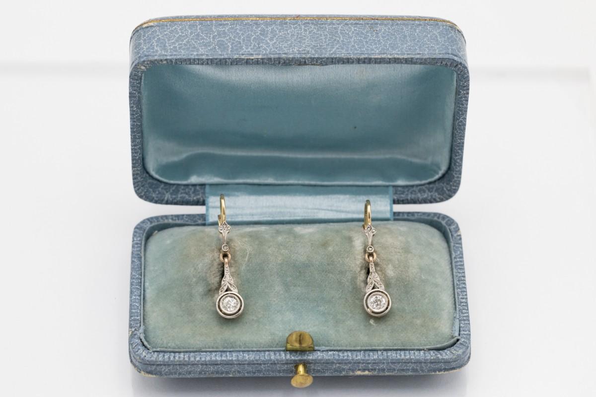 Art Nouveau Orecchini antichi in oro e platino con diamanti, prima metà del XX secolo. in vendita