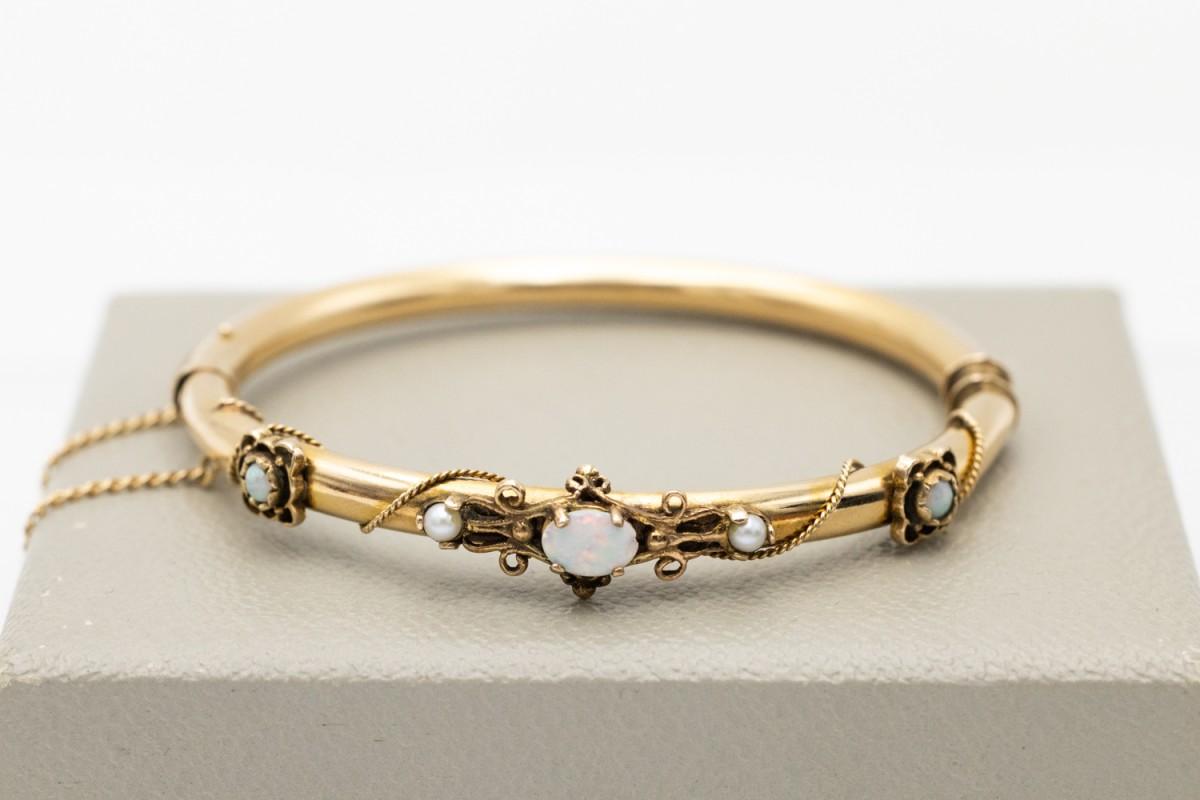 Antico bracciale in oro con opali e perle, circa 1900. in vendita 1