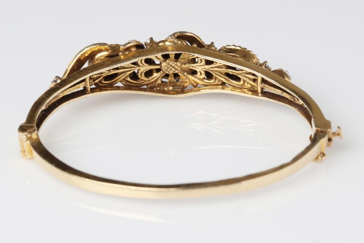 Antikes Armband mit Rubinen, Naturperlen und Diamanten, Skandinavien, 1910er Jahre. (Ovalschliff) im Angebot