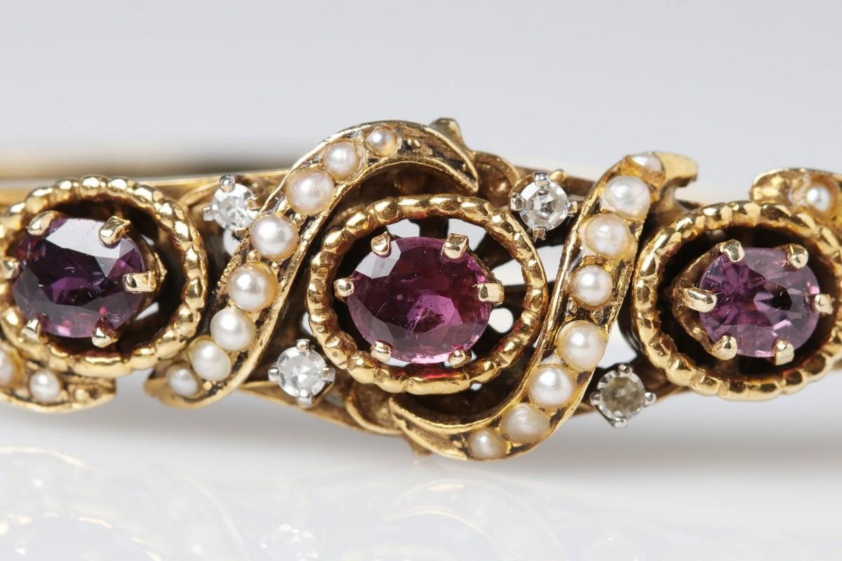 Antikes Armband mit Rubinen, Naturperlen und Diamanten, Skandinavien, 1910er Jahre. im Zustand „Gut“ im Angebot in Chorzów, PL