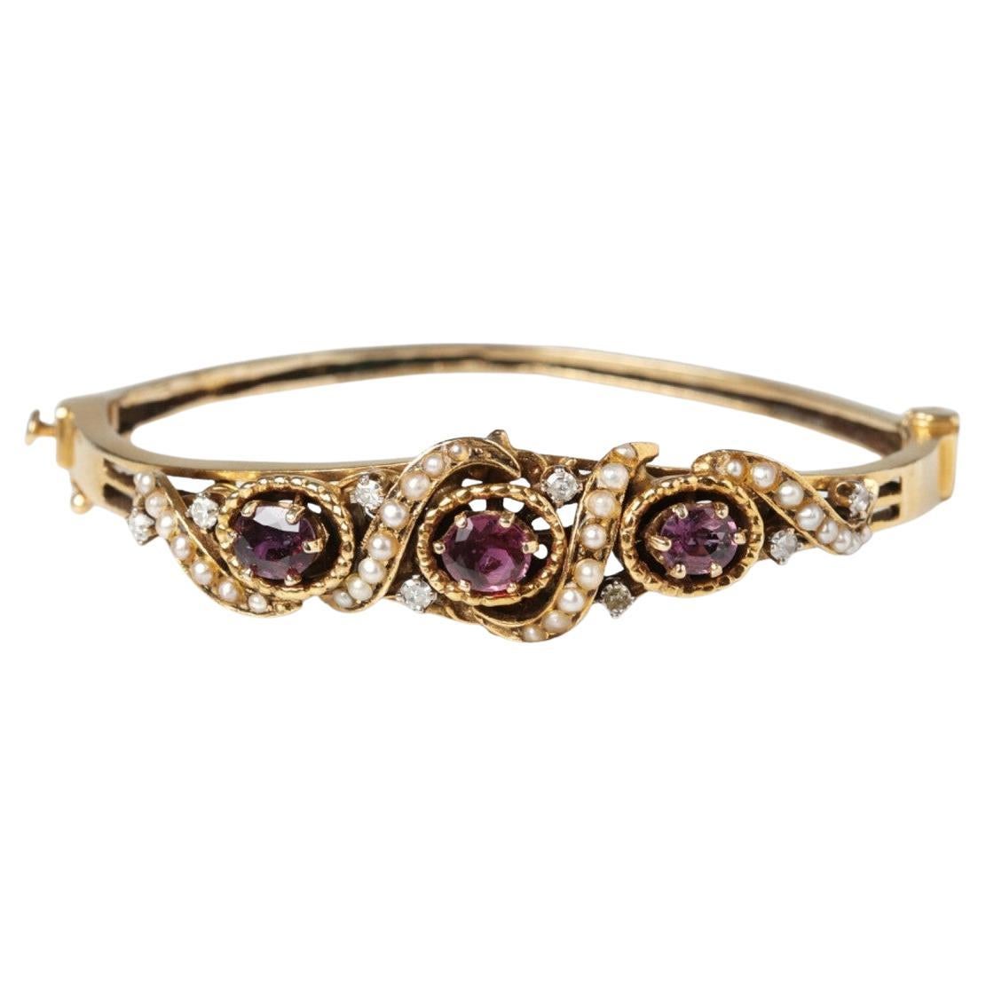 Antikes Armband mit Rubinen, Naturperlen und Diamanten, Skandinavien, 1910er Jahre. im Angebot
