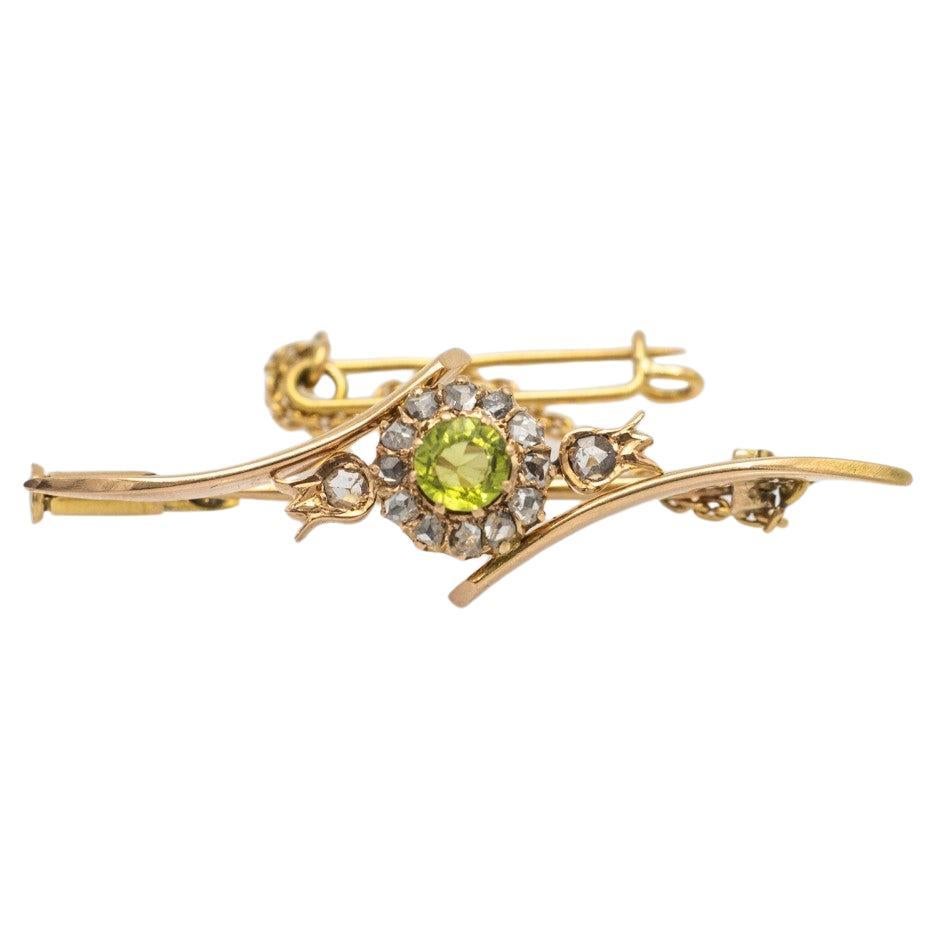 Broche ancienne en or avec olivier et diamants, Russie, début du XXe siècle.