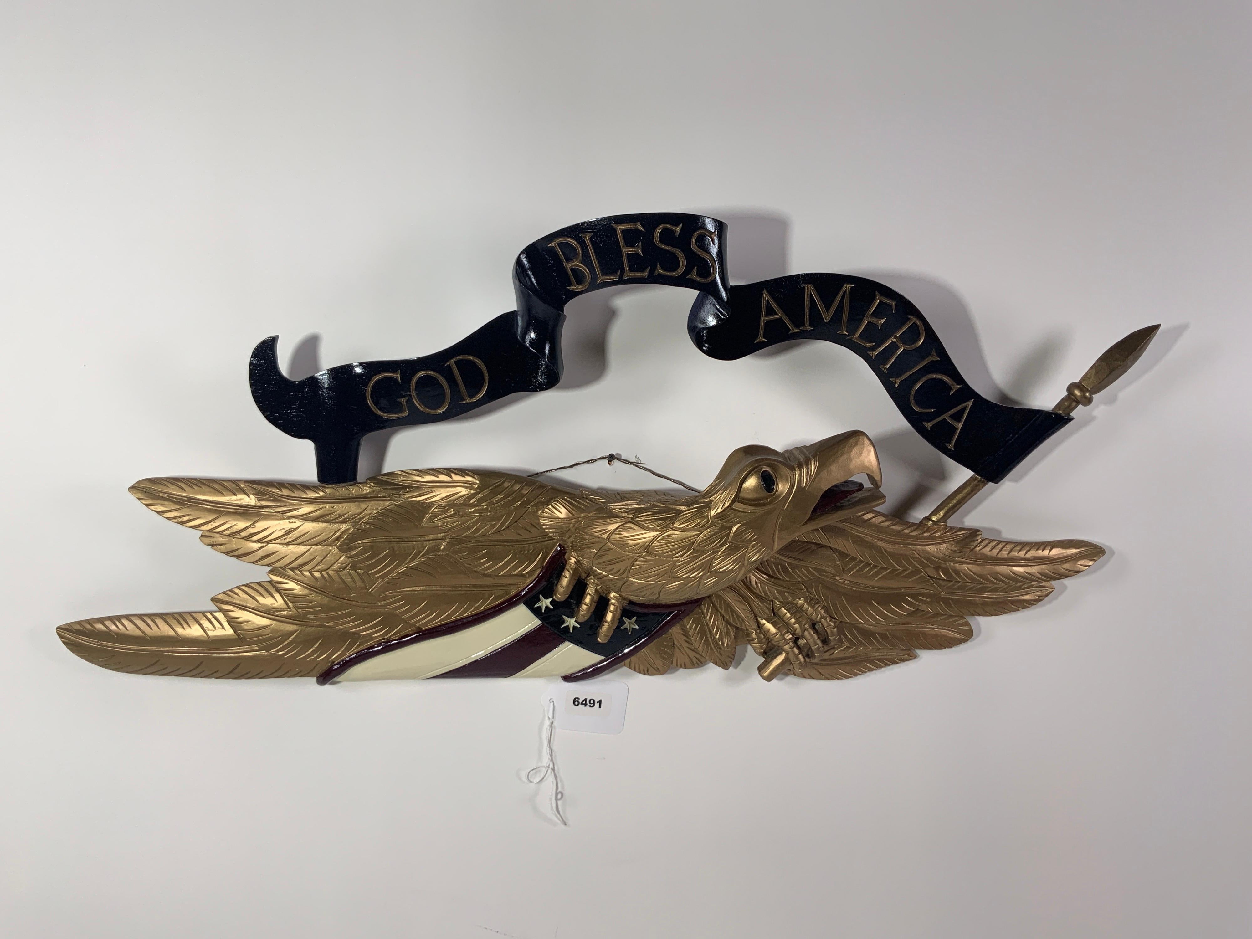 Ancien aigle sculpté en or, « Dieu sans Amérique ». en vente 3