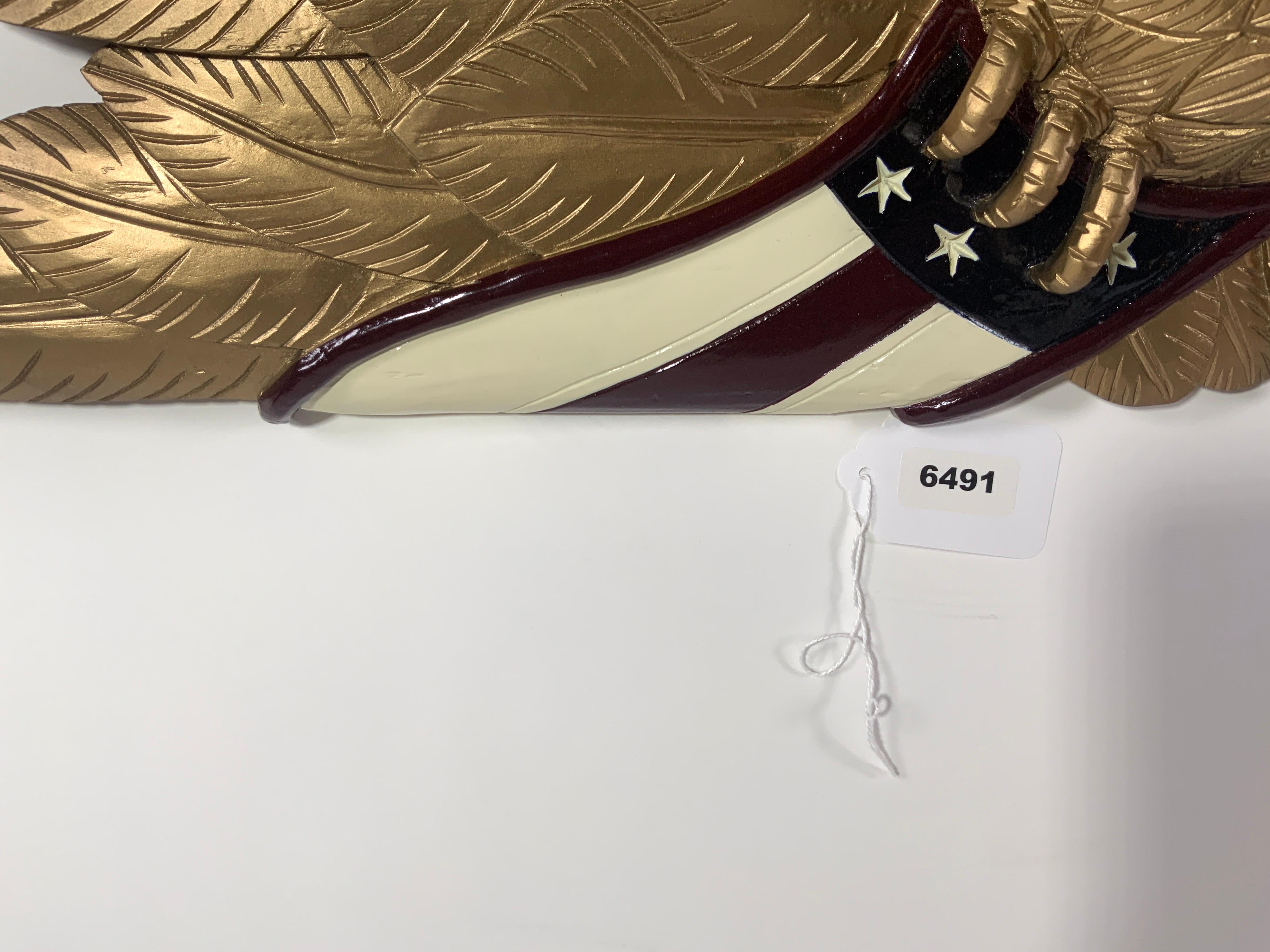 Ancien aigle sculpté en or, « Dieu sans Amérique ». en vente 4