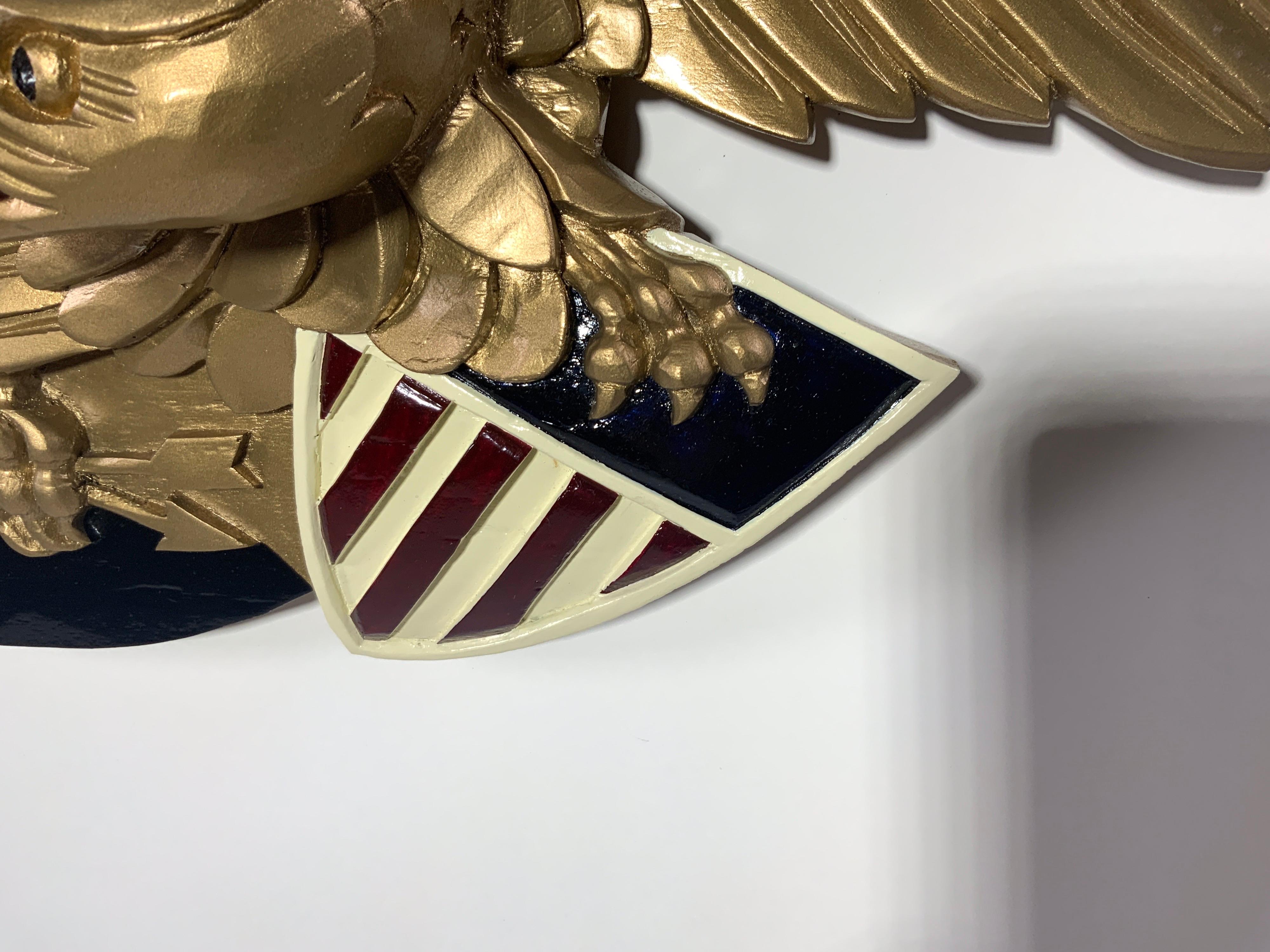 Grand sceau d'aigle en bois sculpté et or ancien « Louisburg » en vente 2