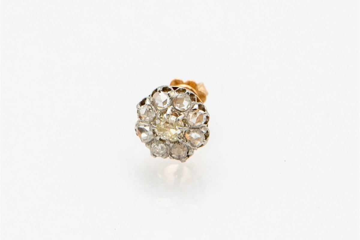 Arts and Crafts Orecchini in oro antico con diamanti da 1,20 carati ed elementi in platino, 1890 circa. in vendita