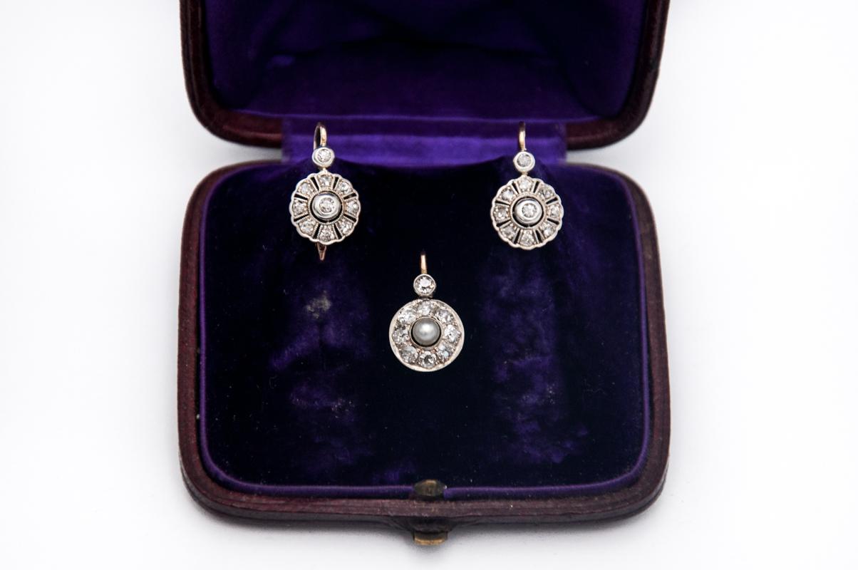 Altgold-Anhänger mit Perle und Diamanten 0,50 ct, Österreich-Ungarn, um 1920. für Damen oder Herren im Angebot