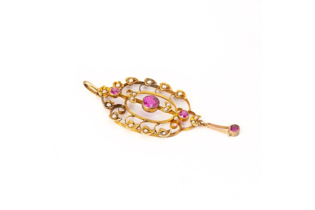 Old European Cut Old gold pendant with synthetic rubies and pearls For Sale