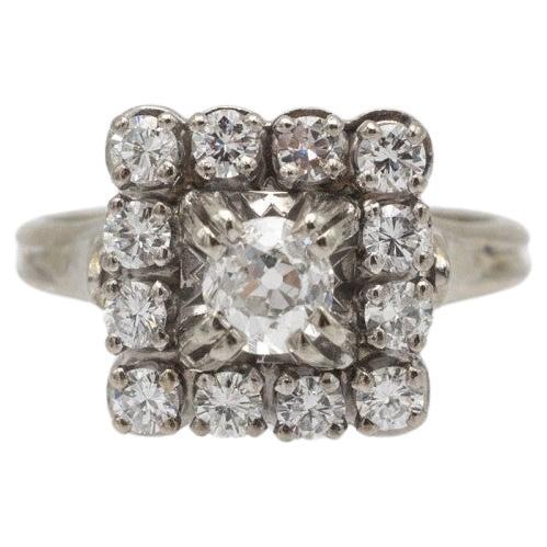 Old gold ring with 0.92ct diamonds, mid 20th century. For Sale