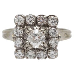 Old gold ring with 0.92ct diamonds, mid 20th century.