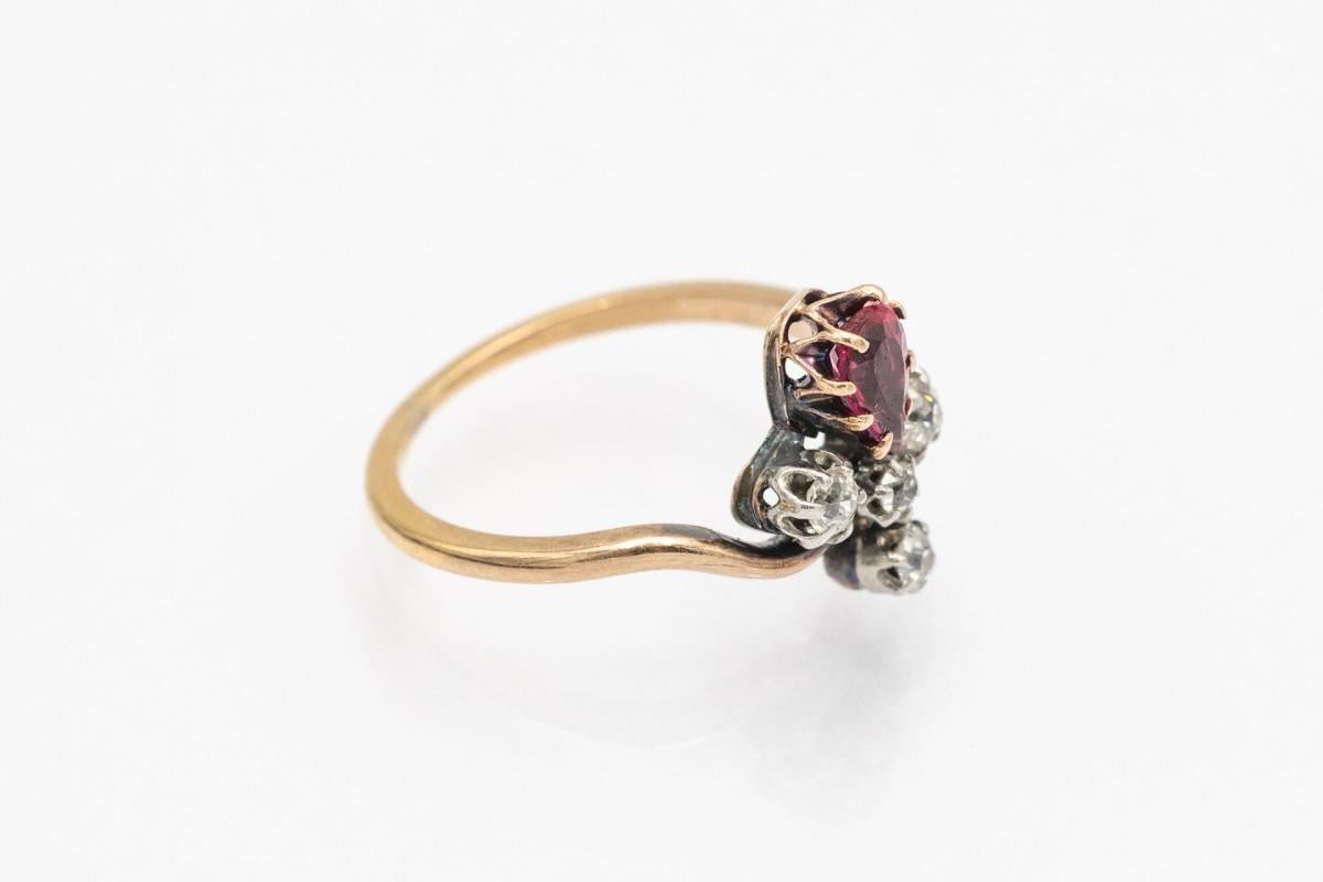 Bague en or ancien avec diamants et corindon synthétique Bon état - En vente à Chorzów, PL